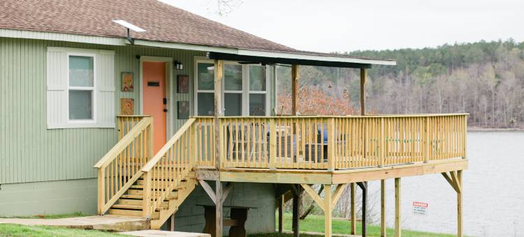 Spacious Kitchen and Relaxing Atmosphere - Gorgeous River Retreat图片