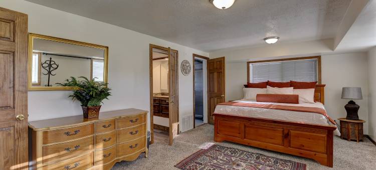 Panoramic Views and Cozy Living Space - Stunning Mountain Haven图片