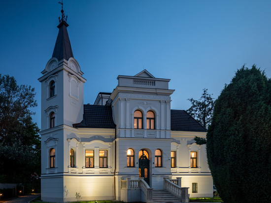 罗瑟瑙别墅酒店