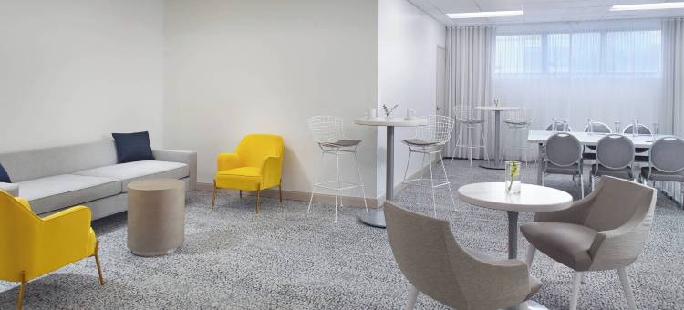 迈阿密科科纳特格罗夫万怡酒店(Courtyard by Marriott Miami Coconut Grove)图片