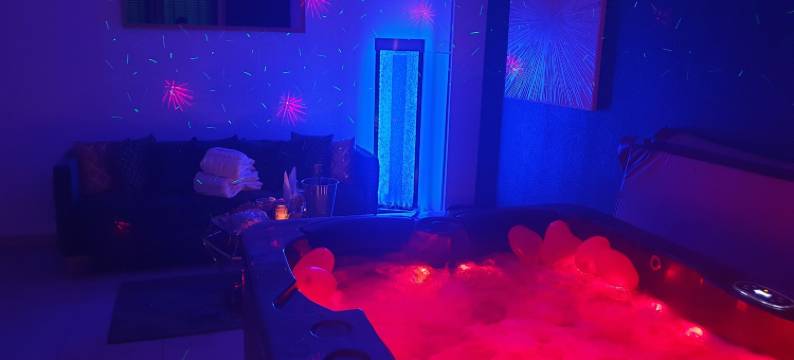 套房按摩浴缸(Suite Jacuzzi)图片