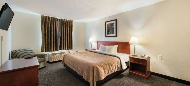 波旁内斯布拉德利凯艺酒店(Quality Inn Bradley- Bourbonnais)图片