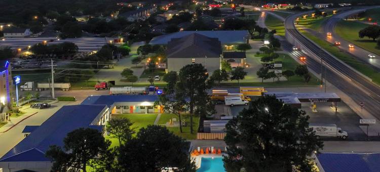 麦科伊酒店 - 艺术，酒精，游泳社会(Hotel McCoy - Art, Libations, Pool Society)图片