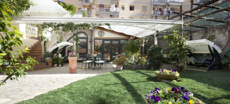 瑞拉斯维拉安吉奥里纳酒店(Relais Villa Angiolina)图片