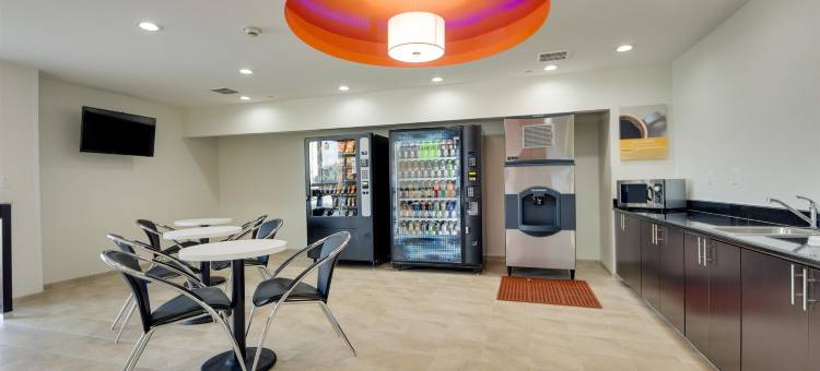 俄克拉荷马塔尔萨 6 号汽车旅馆(Motel 6 Tulsa, OK)图片