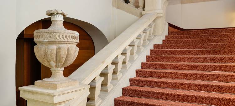 塞克什白堡美居匈牙利国王酒店(Mercure Szekesfehervar Magyar Kiraly)图片