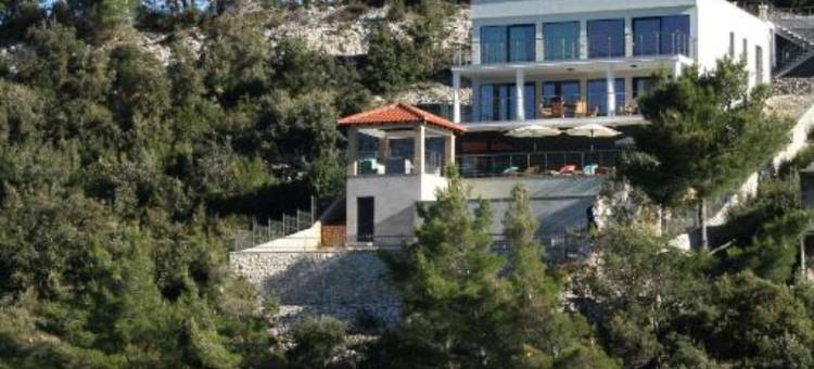 海滨豪华别墅，带私人泳池和壮丽海景(Beachfront Luxury Villa With Private Pool and Stunning Sea Views)图片