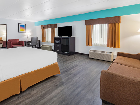 Travelodge by Wyndham Livonia/Canton/Novi Detroit Area