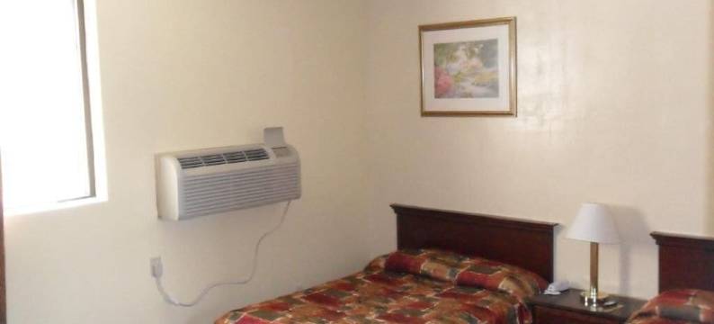 红地毯布鲁克劳恩酒店(Red Carpet Inn Brooklawn)图片