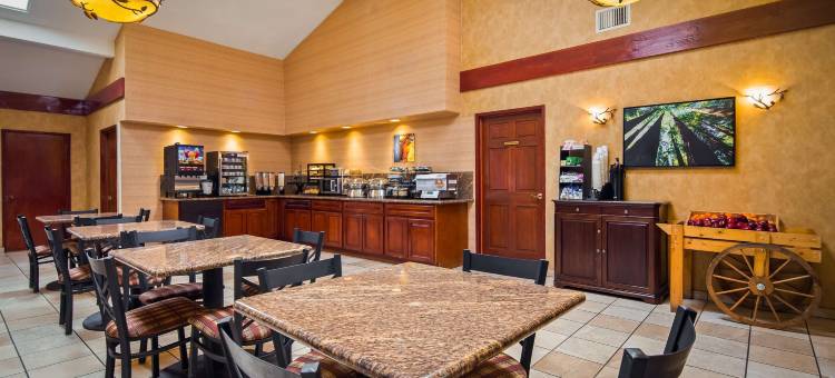 森林公园贝斯特韦斯特优质酒店(Best Western Plus Forest Park Inn)图片