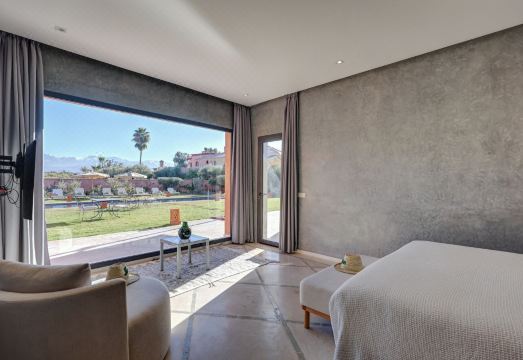 Villa Rosea Hotel Overview