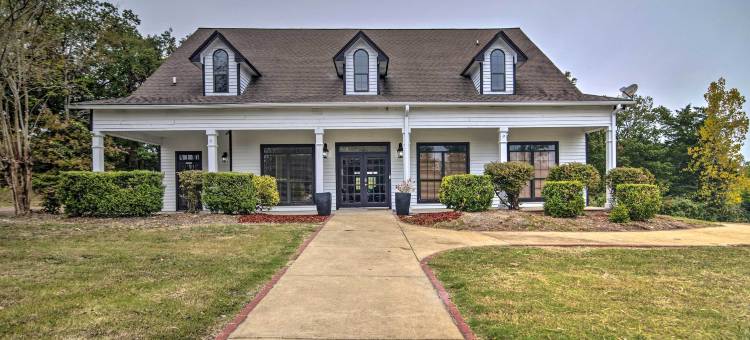 Starkvegas俱乐部会所~距离MSU校园2英里！(Starkvegas Clubhouse ~ 2 Mi to MSU Campus!)图片