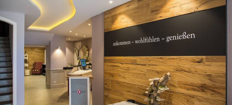 玫瑰乡村酒店 - 兰德加特酒店(Landgasthof & Hotel Zur Rose Berg)图片