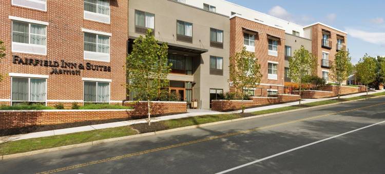夏洛茨维尔市区-大学区万枫套房酒店(Fairfield Inn & Suites Charlottesville Downtown/University Area)图片