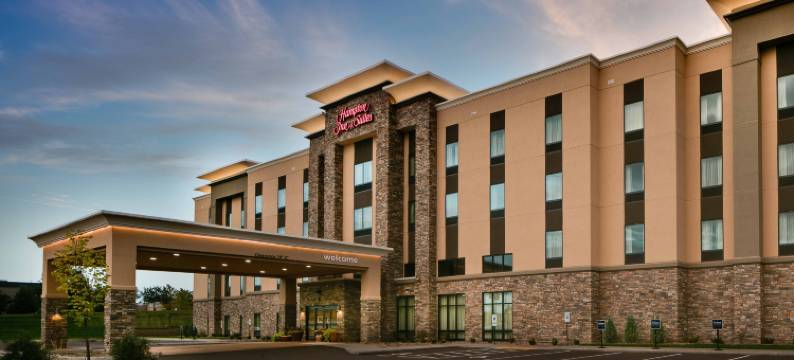 哈德森威斯康辛欢朋套房酒店(Hampton Inn and Suites Hudson)图片