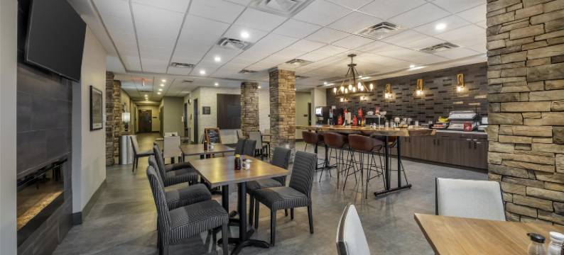 劳伦斯堡贝斯特韦斯特优质酒店(Best Western Plus Lawrenceburg)图片
