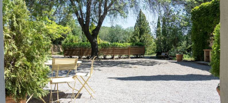 Spacious holiday home with private pool and park图片