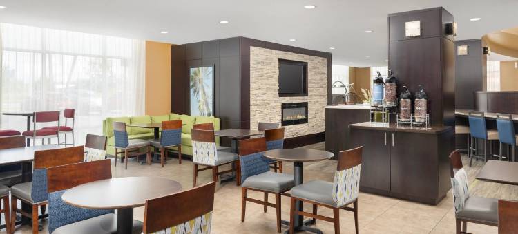 湖城舒适套房酒店(Comfort Suites Lake City)图片