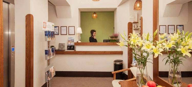 主干道旁爱贝拉套房公寓式酒店(Abella Suites & Apartments by Artery Hotels)图片