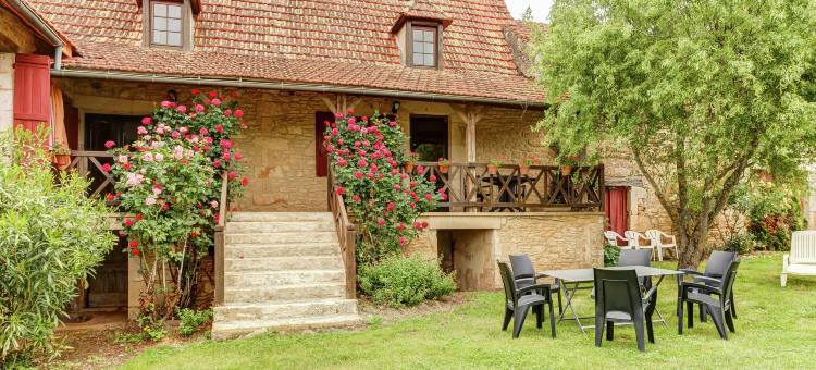 Comfortable holiday home with private pool图片