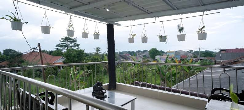 红多兹酒店-近冼都环路出口收费站(RedDoorz Near Exit Toll Sirkuit Sentul)图片