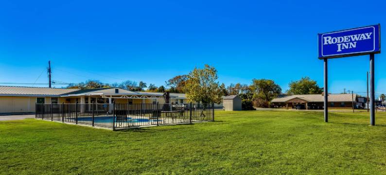 罗德威酒店金斯兰 - LBJ湖(Rodeway Inn Kingsland - Lake LBJ)图片