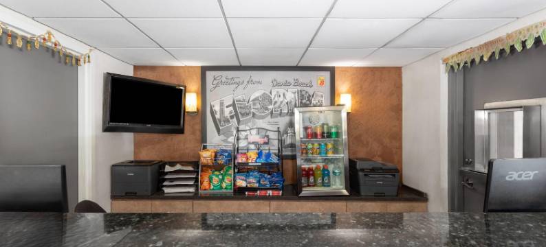 戴尼亚-劳德代尔堡机场温德姆速8酒店(Super 8 by Wyndham Dania/Fort Lauderdale Arpt)图片