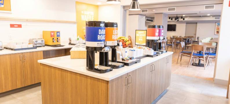 威廉斯波特希尔顿欢朋酒店(Hampton Inn Williamsport-Downtown)图片