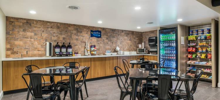 里奇蒙北凯隆波因特酒店 - 近大学(Clarion Pointe Richmond North Near University)图片