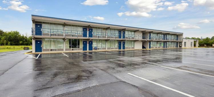 OYO格林维尔US-321公路附近的Relax inn(Relax Inn by OYO Greeneville Near Hwy US-321)图片