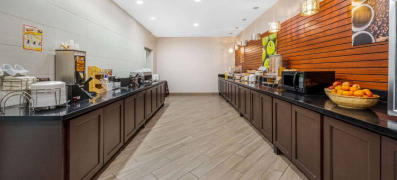 休斯顿亨布尔阿塔斯科斯塔拉昆塔温德姆套房酒店(La Quinta Inn & Suites by Wyndham Houston Humble Atascocita)图片