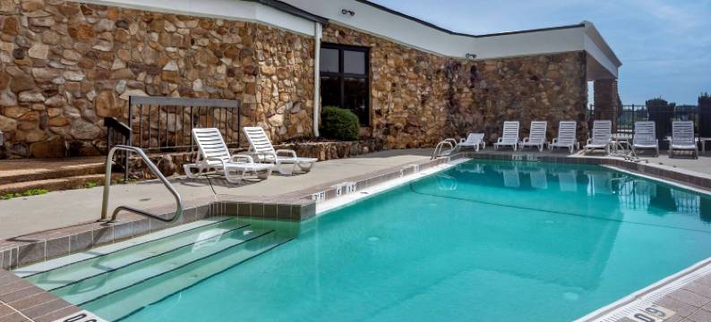 舒适套房酒店-近丹维尔购物中心(Comfort Inn & Suites Near Danville Mall)图片