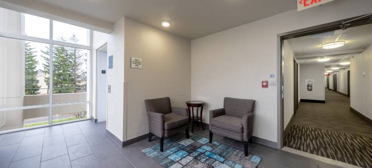 东锡拉丘兹红屋顶酒店旗下(HomeTown Inn East Syracuse)图片