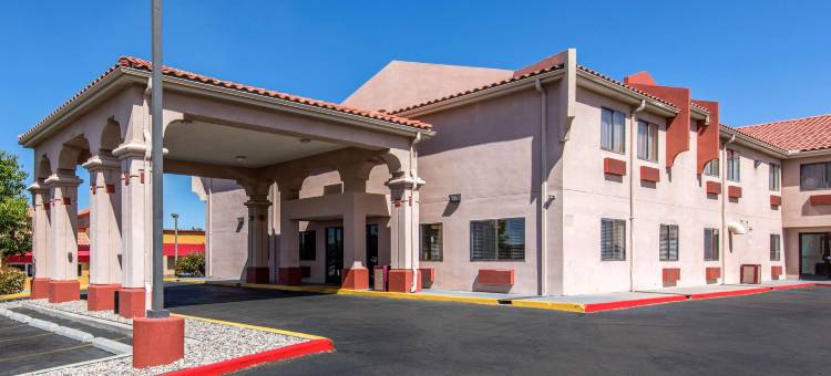 阿尔伯克基北凯艺套房酒店-近气球嘉年华公园(Quality Inn & Suites Albuquerque North near Balloon Fiesta Park)图片