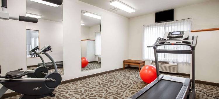 西雅图费多威凯艺套房酒店(Quality Inn & Suites Federal Way - Seattle)图片