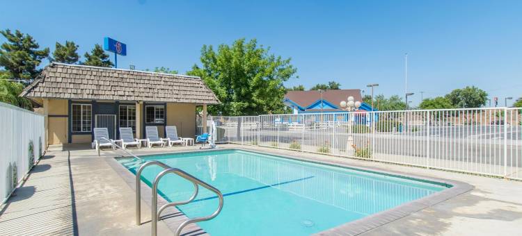 金斯堡6号汽车旅馆(Motel 6 Kingsburg, CA)图片