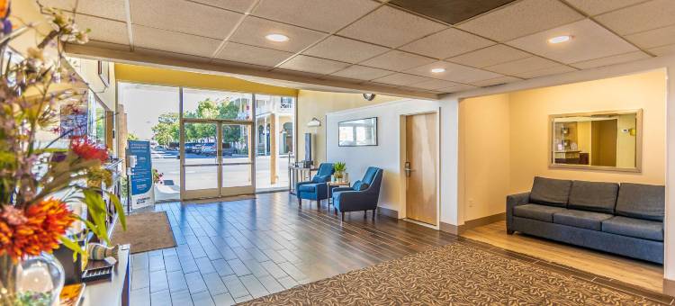 汉福德勒穆尔舒适酒店(Comfort Inn Hanford Lemoore)图片