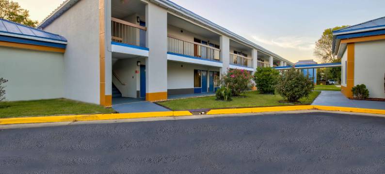 弗吉尼亚州阿什兰6号汽车旅馆(Motel 6 Ashland, VA)图片