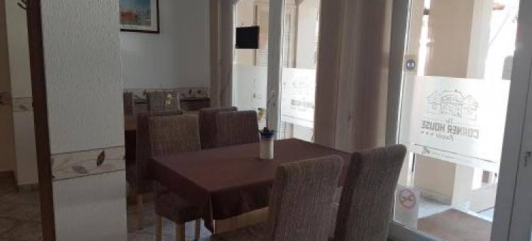 畔兹奥角屋酒店(The Corner House Panzio)图片