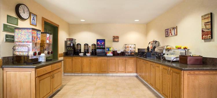 巴斯托假日酒店及套房(Holiday Inn & Suites Barstow)图片