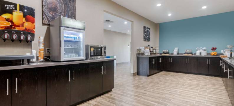 布里克顿医疗中心附近美茵斯坦套房酒店(MainStay Suites Bricktown - Near Medical Center)图片