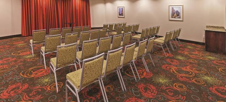 休斯顿威洛布鲁克拉昆塔温德姆套房酒店(La Quinta by Wyndham Houston Willowbrook Vintage Park)图片