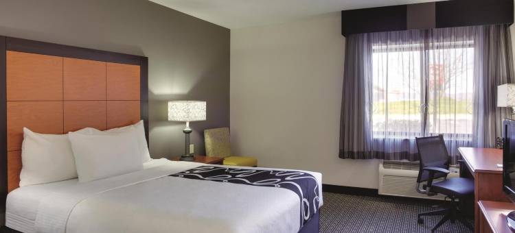 赫尔希哈里斯堡机场拉昆塔温德姆套房酒店(La Quinta Inn & Suites by Wyndham Harrisburg Airport Hershey)图片