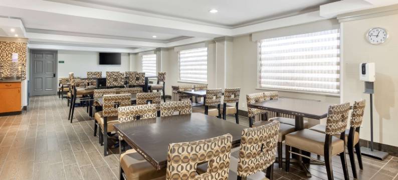 格伦维尤 - 芝加哥郊区贝斯特韦斯特套房酒店(Best Western Glenview Inn-Chicagoland Inn and Suites)图片