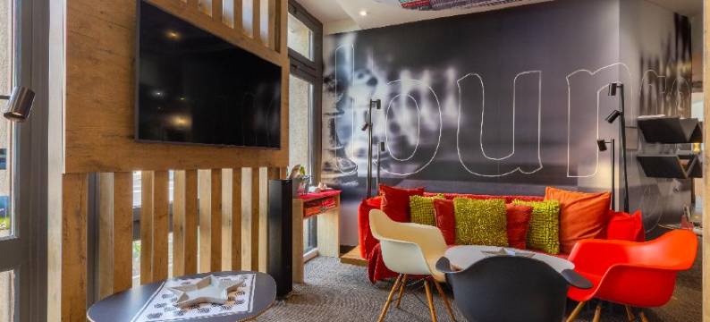 B&B HOTEL 沙特尔中心大教堂(B&B Hotel Chartres Centre Cathédrale 3 étoiles)图片