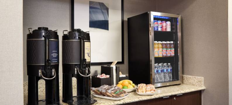 堪萨斯城奥佛兰公园/梅特卡夫学院大道南万怡酒店(Courtyard Kansas City Overland Park/Metcalf, South of College Boulevard)图片