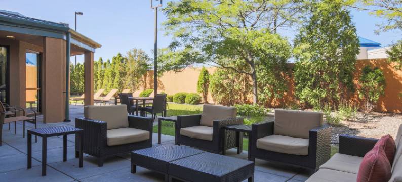 弗林特大布兰克万怡酒店(Courtyard Flint Grand Blanc)图片