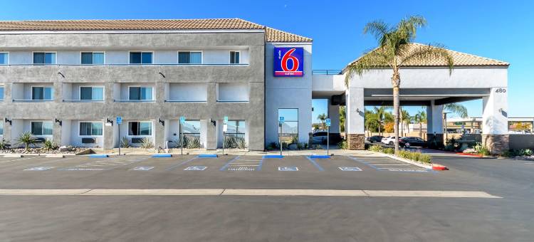 加利福尼亚佩里斯 6 号开放式套房酒店(Studio 6 Suites Perris, CA)图片