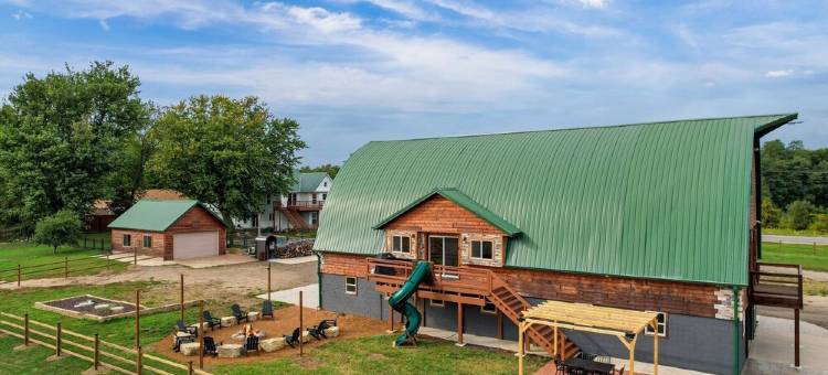 Barnhouse! 2 Pools, 9 Hole Mini-Golf Course, Indoor Park, Movie Theater, Arcade图片
