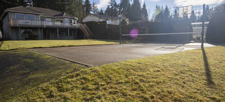 日落湖静居-塔普斯湖湖畔度假屋，宽敞、运动场、皮划艇(Sunset Lake Retreat@ Lake Tapps-Lakefront, Spacious, Sports Court, Kayaks)图片